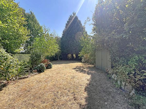 Maison en pierre rénovée, jardin clos et vie de plain-pied à Roz-sur-Couesnon Baie du Mt St Michel