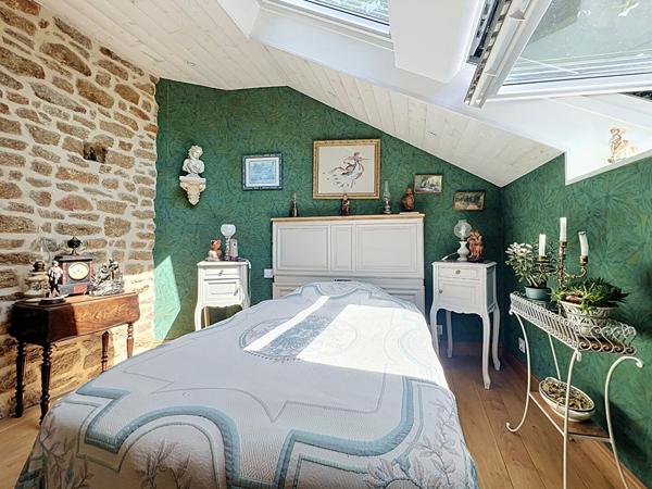 Maison en pierre rénovée, jardin clos et vie de plain-pied à Roz-sur-Couesnon Baie du Mt St Michel