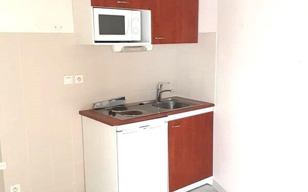 Appartement à louer    1 pièce • 42,70 m2 Marcillac-Vallon