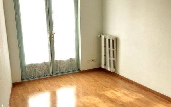 Appartement à louer    1 pièce • 42,70 m2 Marcillac-Vallon