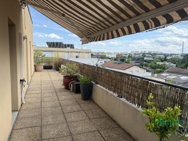 Limite Lyon 8 T4 dernier étage avec Terrasse Parking fermé et cave Lyon (69008)