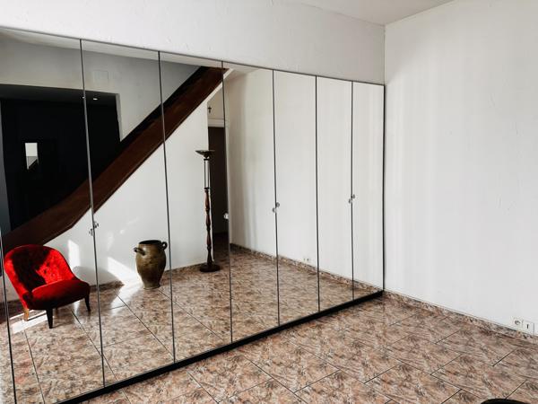 Lallaing (59167) Fermette de charme avec vastes dépendances et terrain