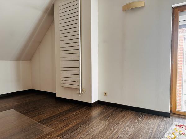 Lallaing (59167) Fermette de charme avec vastes dépendances et terrain