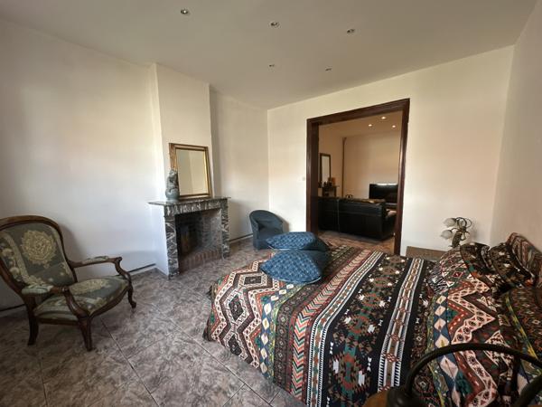 Lallaing (59167) Fermette de charme avec vastes dépendances et terrain