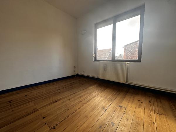 Lallaing (59167) Fermette de charme avec vastes dépendances et terrain