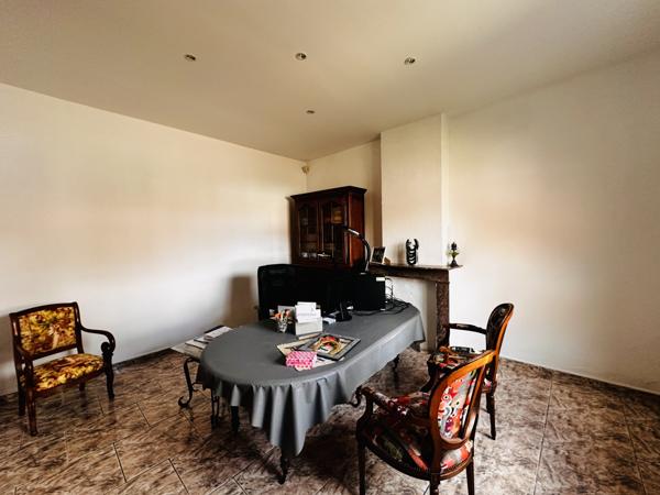 Lallaing (59167) Fermette de charme avec vastes dépendances et terrain