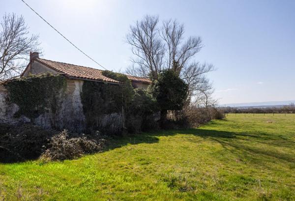 Corps de ferme sur 7600 m2 de terrain
