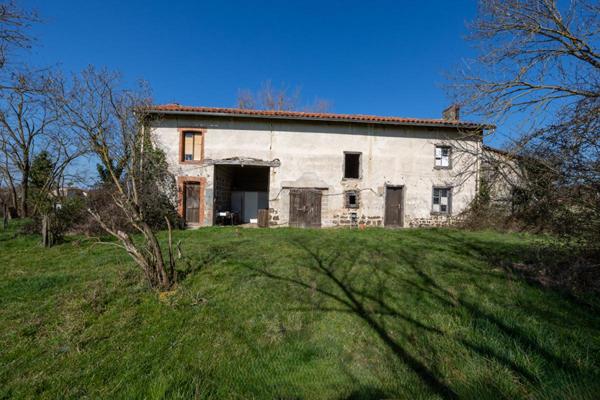 Corps de ferme sur 7600 m2 de terrain