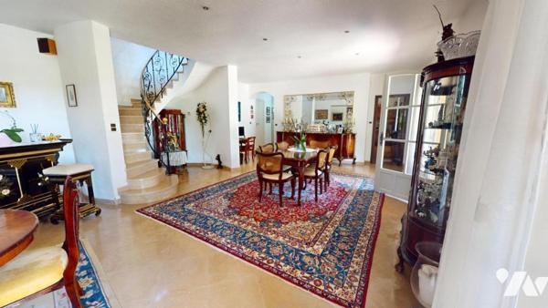 AIX EN PROVENCE - LE THOLONET - PROPRIETE DE 11 PIECES AVEC DEPENDANCE