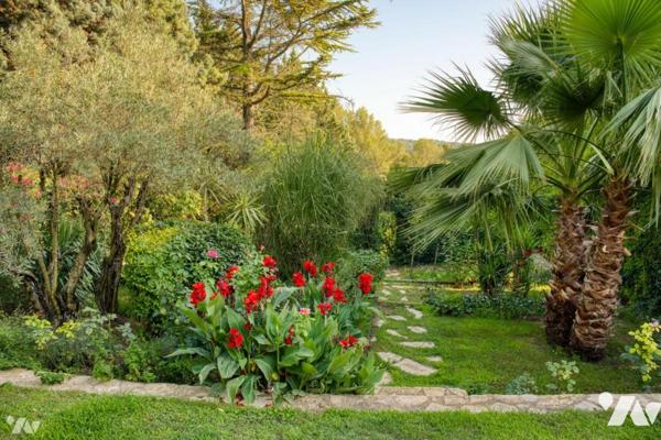 AIX EN PROVENCE - LE THOLONET - PROPRIETE DE 11 PIECES AVEC DEPENDANCE