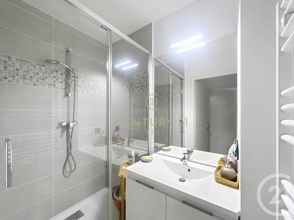 Appartement F4 à vendre  4 pièces - 76,74 m 2   NEUILLY SUR MARNE  - 93