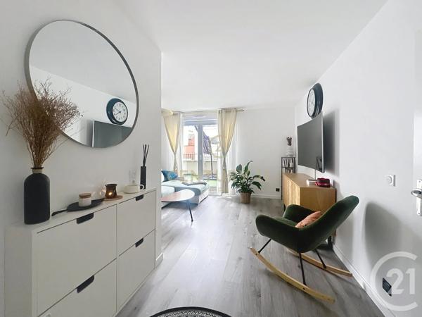 Appartement F4 à vendre  4 pièces - 76,74 m 2   NEUILLY SUR MARNE  - 93