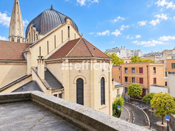 Appartement
         2 pièces
        - 25 m² 285 000 € *