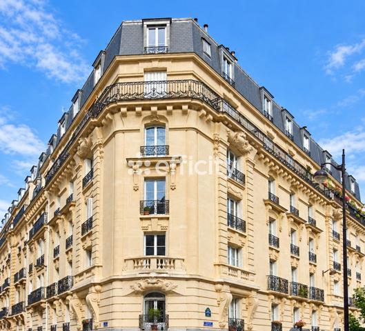 Appartement
         2 pièces
        - 25 m² 285 000 € *