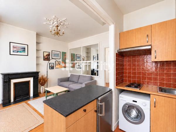Appartement
         2 pièces
        - 25 m² 285 000 € *