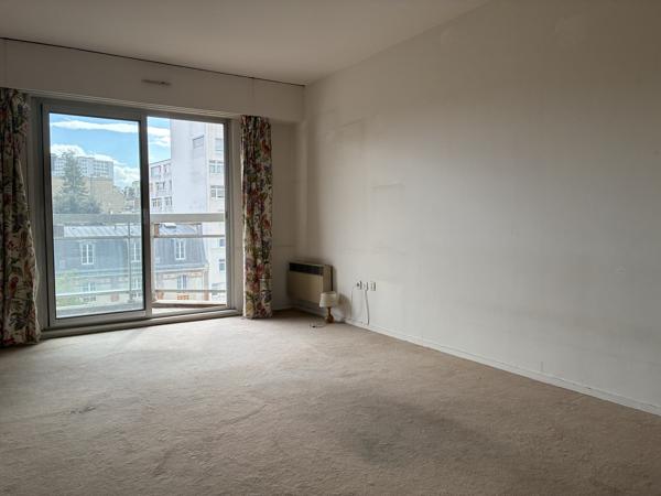 A vendre studio avec balcon aux Hesperides de Vaugirard
