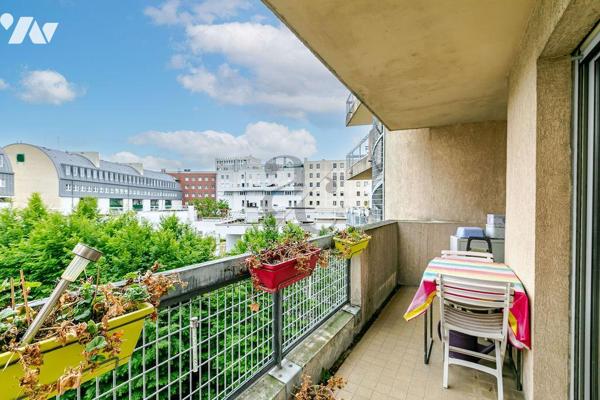 PARIS XIX – Métro Ourcq  – 2 pièces avec balcon, cave et parking