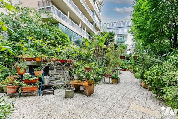 PARIS XIX – Métro Ourcq  – 2 pièces avec balcon, cave et parking