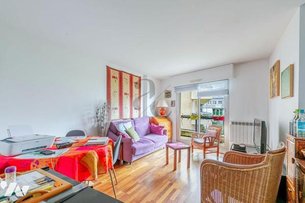 PARIS XIX – Métro Ourcq  – 2 pièces avec balcon, cave et parking