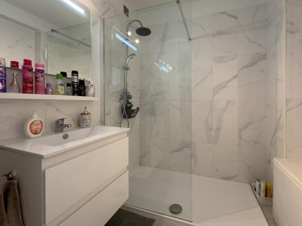 Beau T2 avec balcon+cave, lumineux, vendu loué