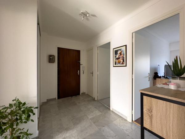 Beau T2 avec balcon+cave, lumineux, vendu loué