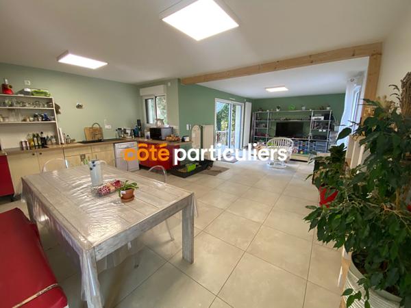 Vente
                Maison90 m² - 4 Pièces -
                    POUZAUGES (85700)