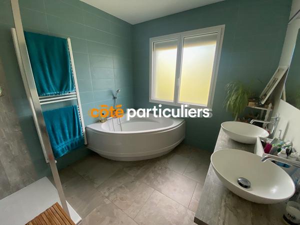 Vente
                Maison90 m² - 4 Pièces -
                    POUZAUGES (85700)