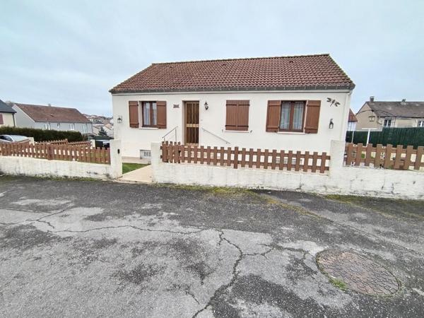 Maison individuelle avec petit jardin