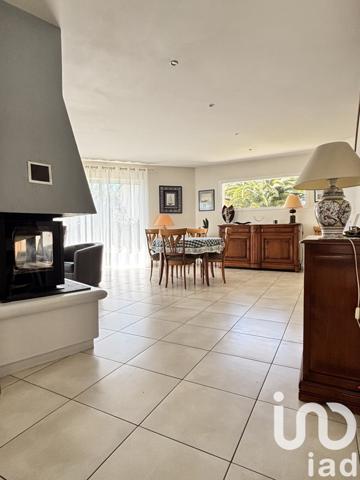 Maison 8 pièces de 175 m² à Damgan (56750)