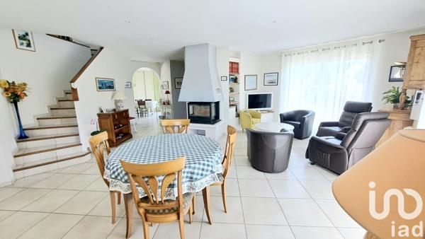 Maison 8 pièces de 175 m² à Damgan (56750)