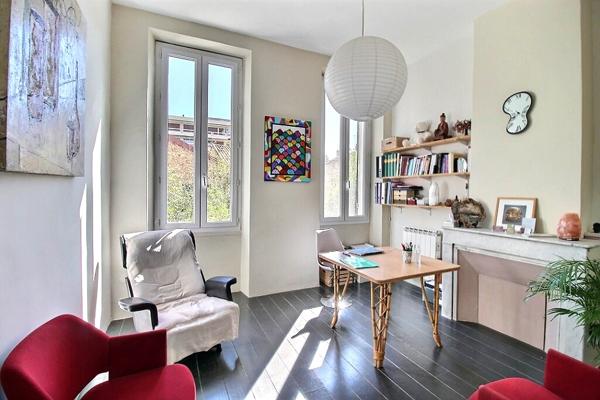 Marseille 13006- RUE PARADIS -cession de bail- local plus appartement/bureaux -jardin .