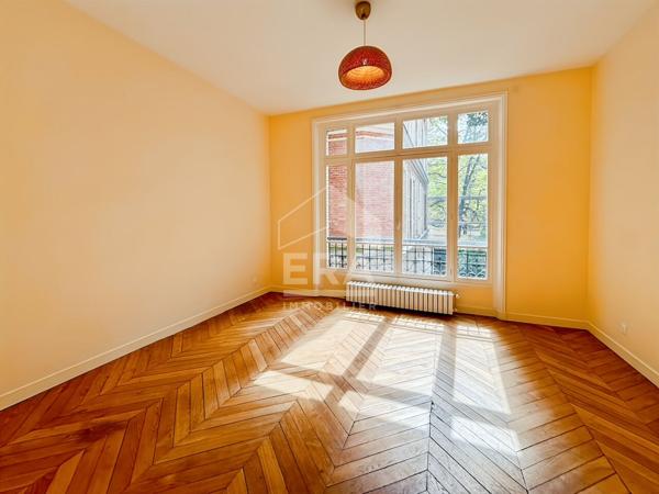 Appartement Paris 4 pièces