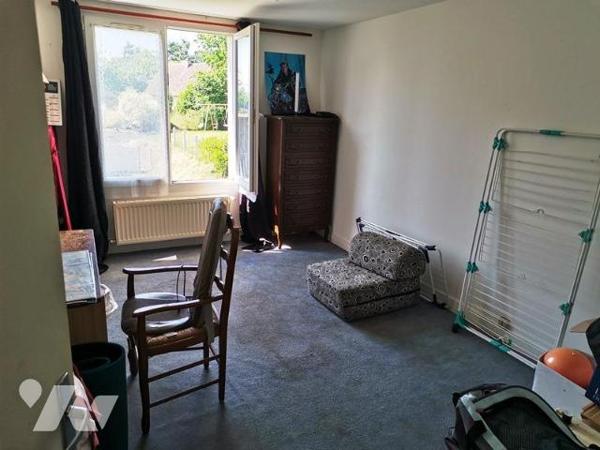 BELLOU EN HOULME: Maison de village 4 chambres, garage terrain 619 m²