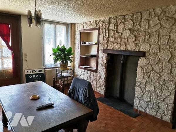 BELLOU EN HOULME: Maison de village 4 chambres, garage terrain 619 m²