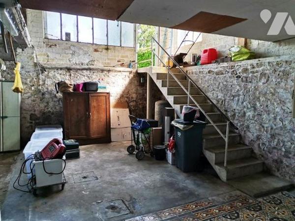 BELLOU EN HOULME: Maison de village 4 chambres, garage terrain 619 m²