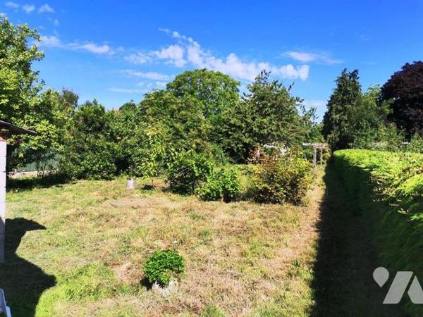 BELLOU EN HOULME: Maison de village 4 chambres, garage terrain 619 m²