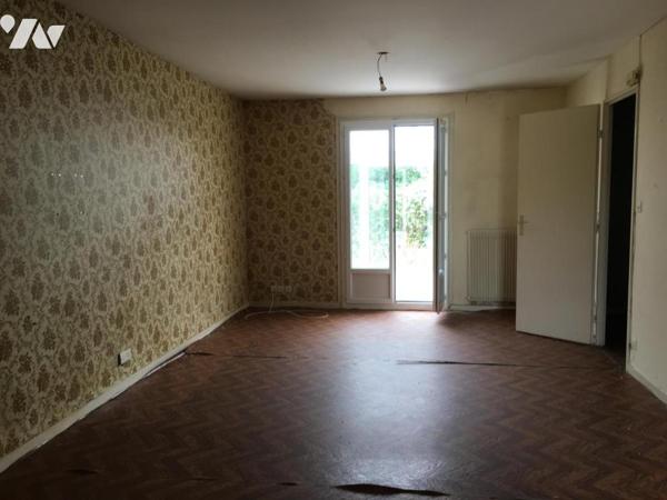 MAISON D'HABITATION A RESTAURER AVEC GARAGE ET JARDIN PROCHE ÉCOLES ET COLLEGE