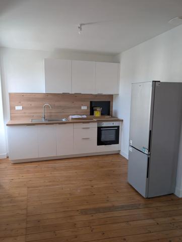 Appartement remis à neuf à louer 2 pièces dont 1 chambre.  47 m²  FONTENAY LE COMTE (85)