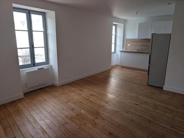 Appartement remis à neuf à louer 2 pièces dont 1 chambre.  47 m²  FONTENAY LE COMTE (85)