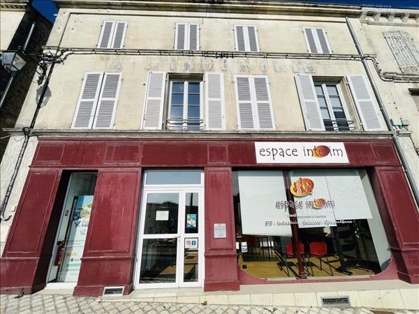 Immeuble à vendre 202 350 € Barbezieux-Saint-Hilaire 231 m² DPE C