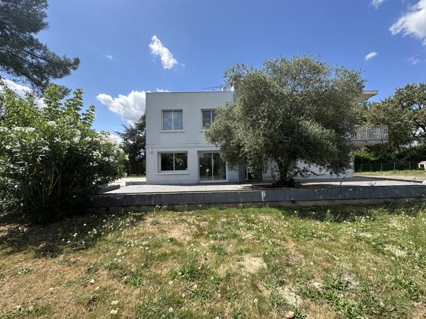 Maison 5 pièce(s) 4 chambre(s) 170 m²