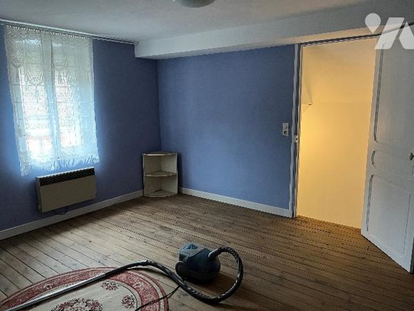 Ensemble immobilier composé de 2 maisons d'habitations dont 1 à rénover, garage, jardin, dépendance.