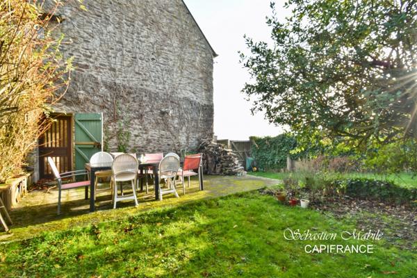 Maison en pierre à vendre 7 pièces à Pleine-Fougères (35) en Baie du Mont Saint Michel - terrain de 4200 M²