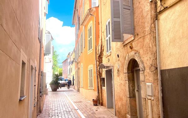 Immeuble à vendre    6 pièces • 96,90 m2 La Valette-du-Var