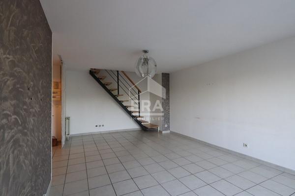 FLEURY LES AUBRAIS - Appartement duplex  3 pièces 64 m² avec parking et balcon