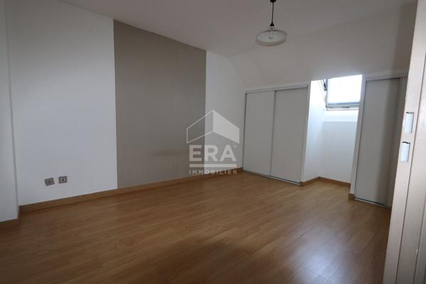 FLEURY LES AUBRAIS - Appartement duplex  3 pièces 64 m² avec parking et balcon