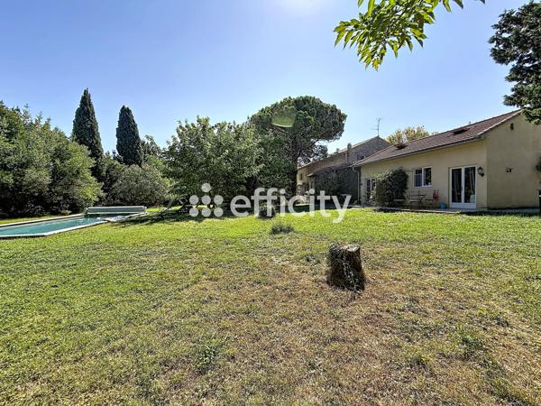 Maison
         6 pièces
        - 178 m² Bien prestige 870 000 € *
