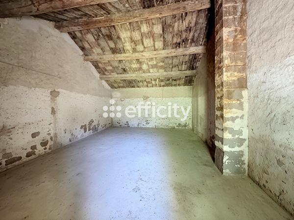 Maison
         6 pièces
        - 178 m² Bien prestige 870 000 € *