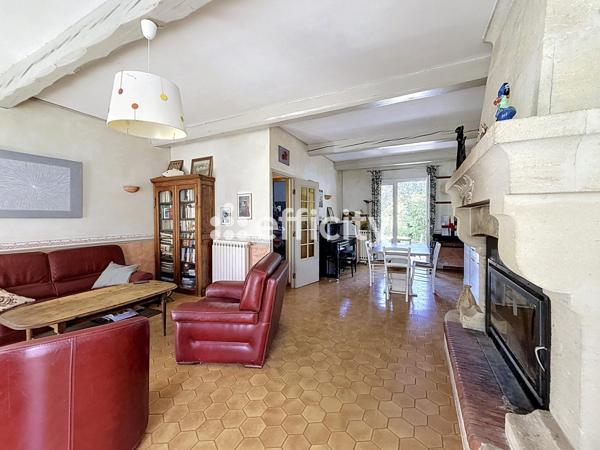 Maison
         6 pièces
        - 178 m² Bien prestige 870 000 € *