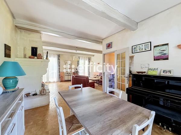 Maison
         6 pièces
        - 178 m² Bien prestige 870 000 € *